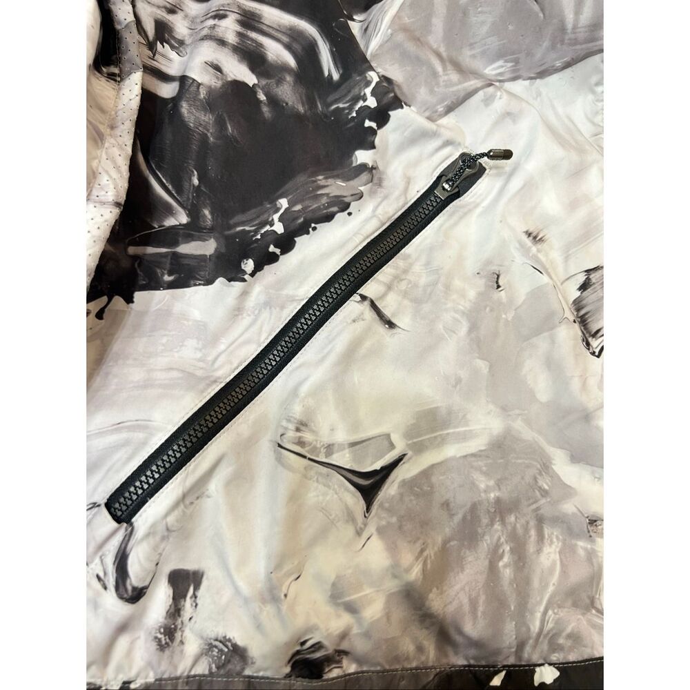 Lululemon Womens Biggie Pigment Wave Miss Misty Jacket II Black and White Size 4 - Picture 7 of 9